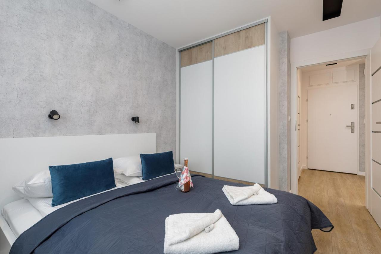 Four Season By Renters Apartment